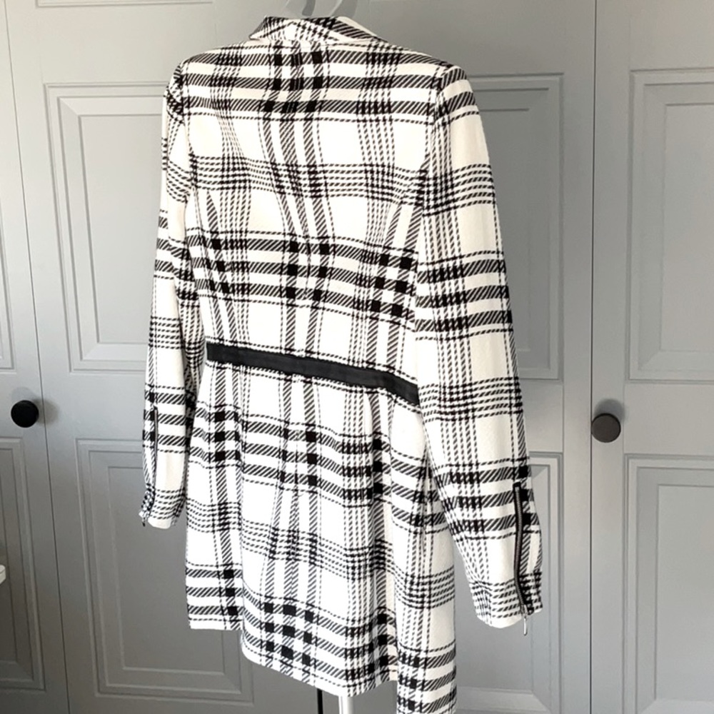 WHBM Unique Jacket - Picture 3 of 3